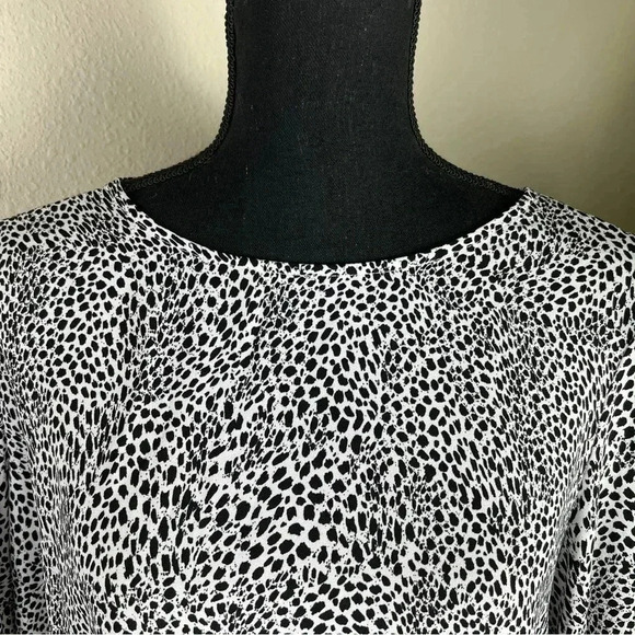 Black White Women’s Animal Print Bell Sleeve Blouse - Picture 12 of 12